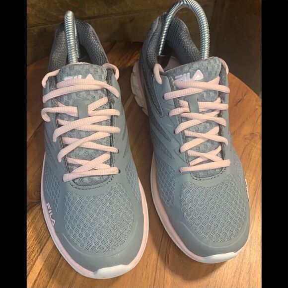 Fila Shoes - Fila ladies sneakers.  Inv 5237a